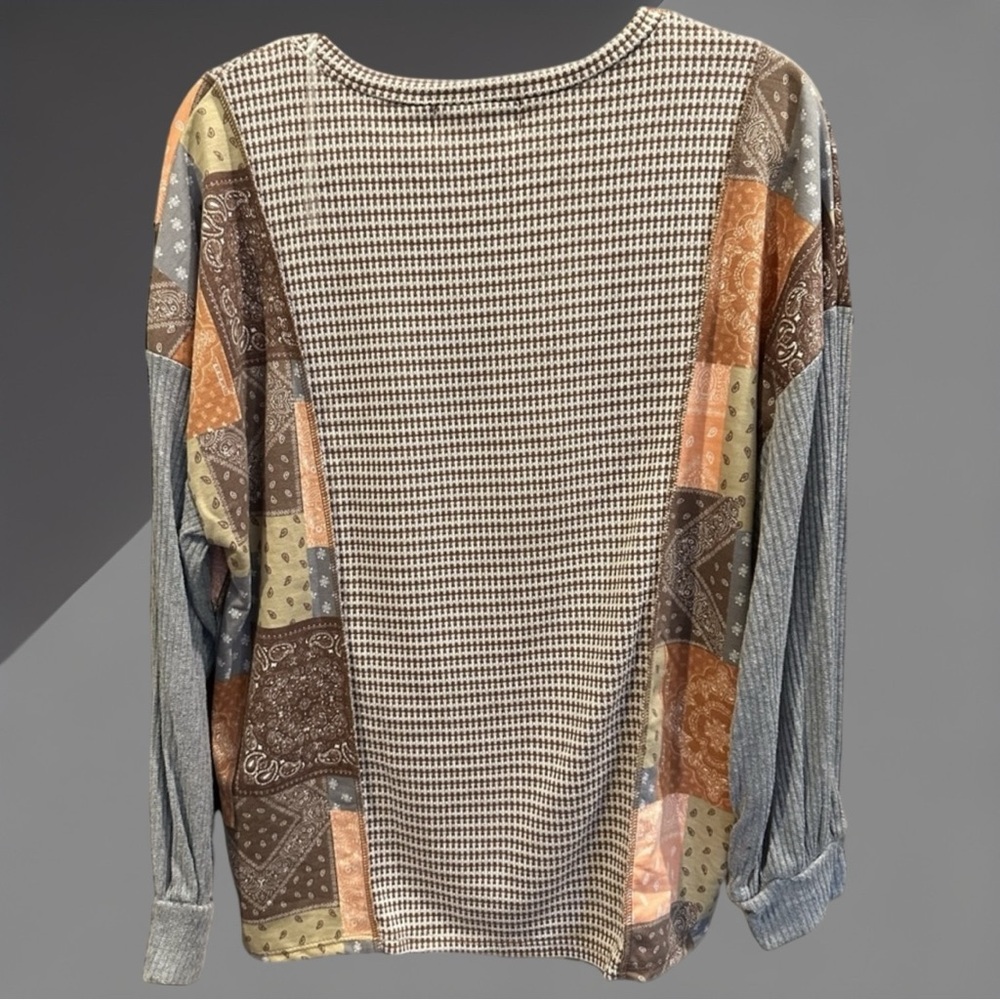 NWOT Mauve Print Patchwork Top Gray Sleeves Size M - Picture 3 of 6